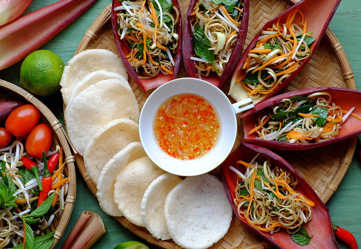 vegetarian-dishes-in-vietnam-fusion-vegetarian-restaurant-vietnamnomad_1718767850